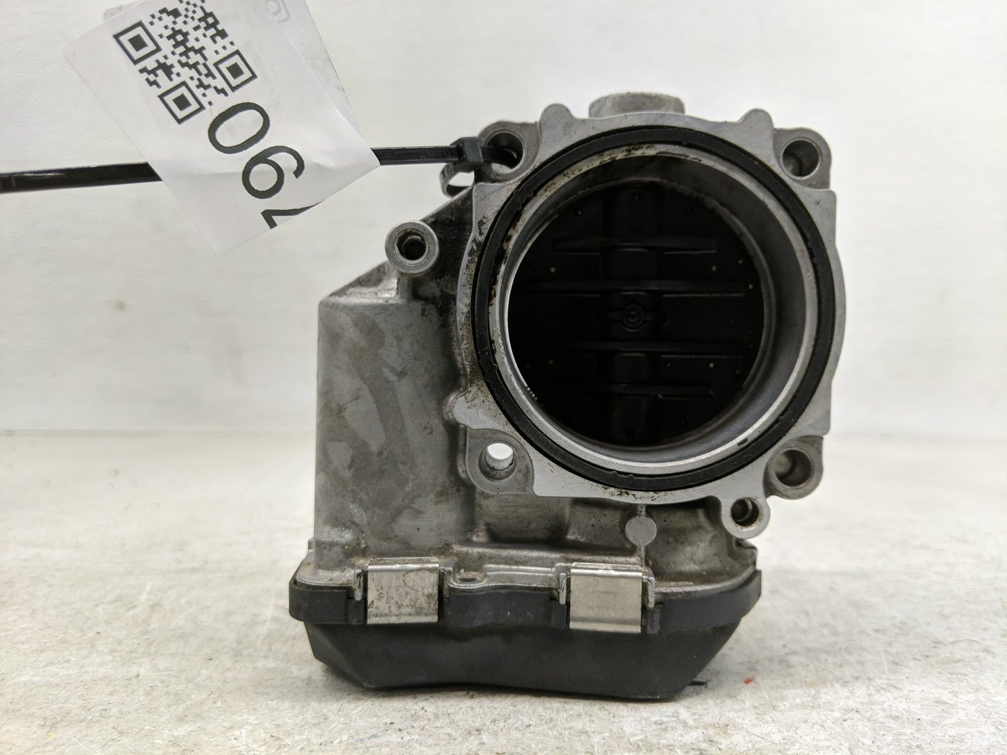 2010-2016 Bmw 550i Throttle Body P/N:7555944-03 Fits Fits 2008 2009 2010 2011 2012 2013 2014 2015 2016 2017 2018 2019 OEM Us