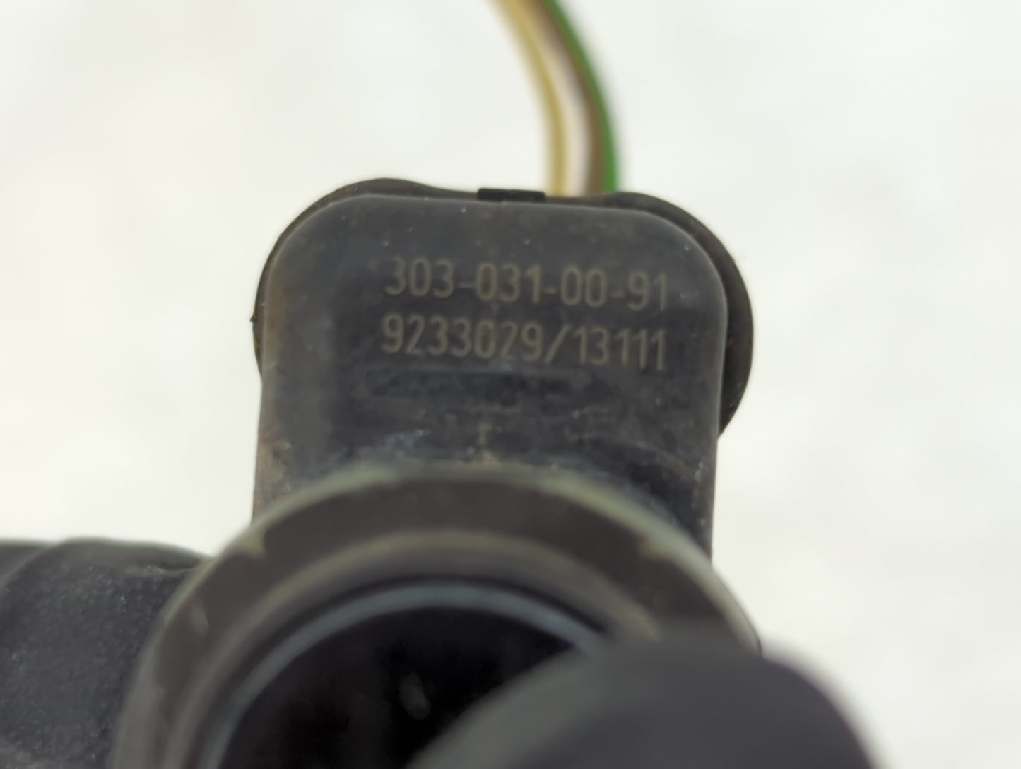2012 Bmw 750 Front Park Assist Sensor Black 1456450 - Oemusedautoparts1.com