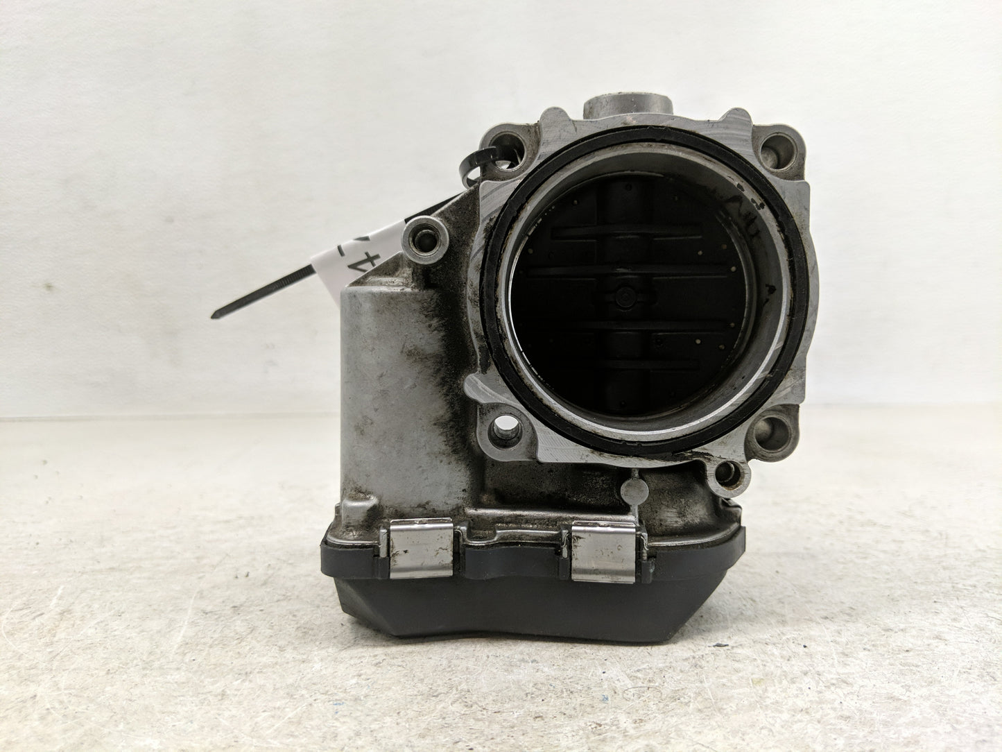 2009-2015 Bmw 750i Throttle Body P/N:7555944-03 Fits Fits 2008 2009 2010 2011 2012 2013 2014 2015 2016 2017 2018 2019 OEM Us