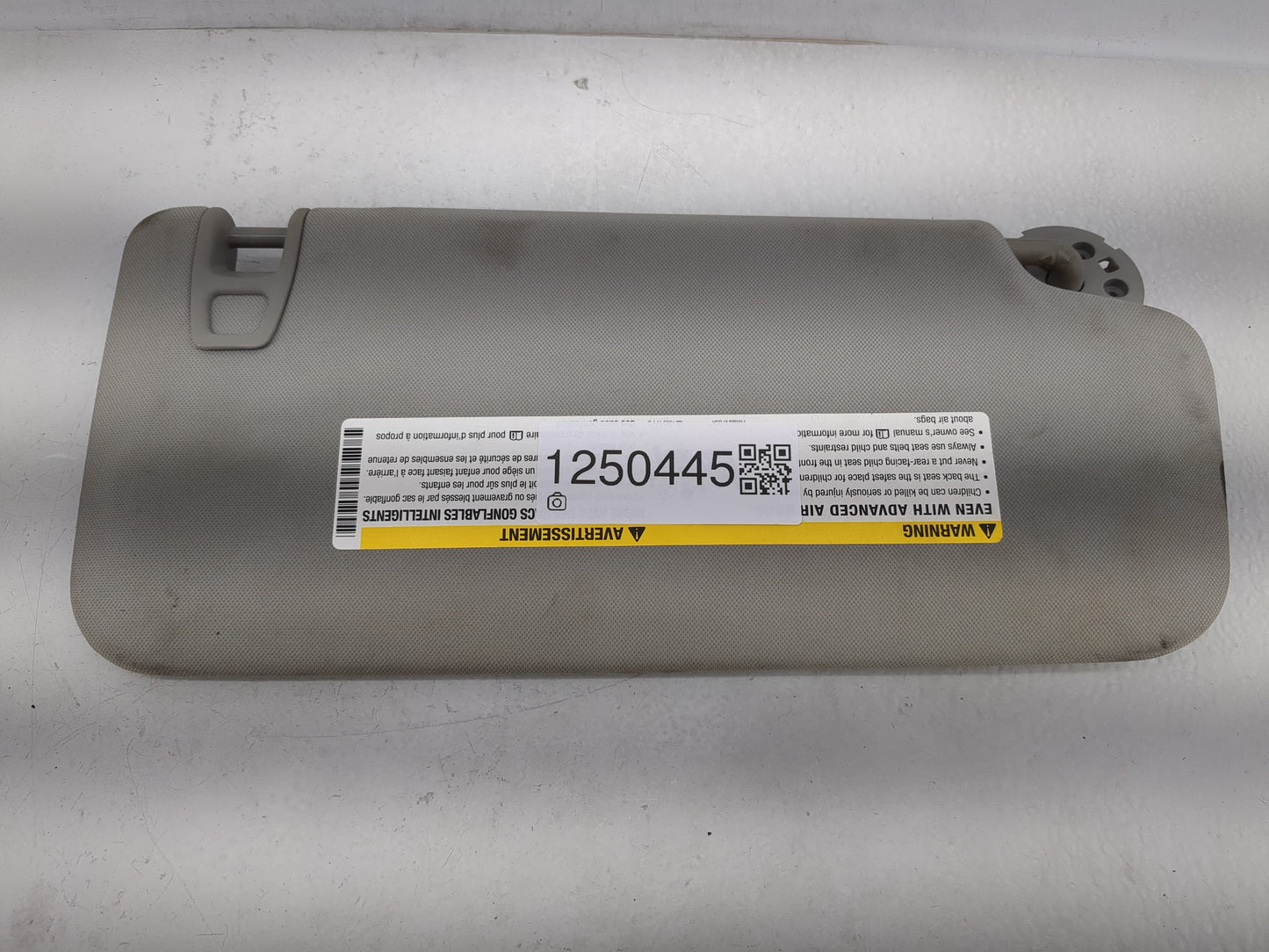 2008-2017 Buick Enclave Sun Visor Shade Replacement Driver Left Mirror Fits OEM Used Auto Parts - Oemusedautoparts1.com