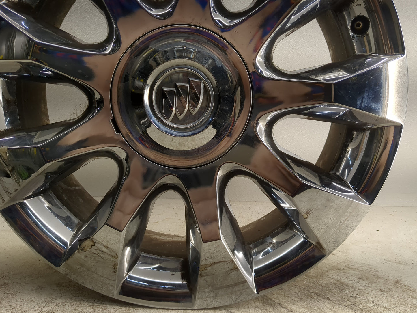 2010-2012 Buick Enclave Oem Wheel Rim - Oemusedautoparts1.com