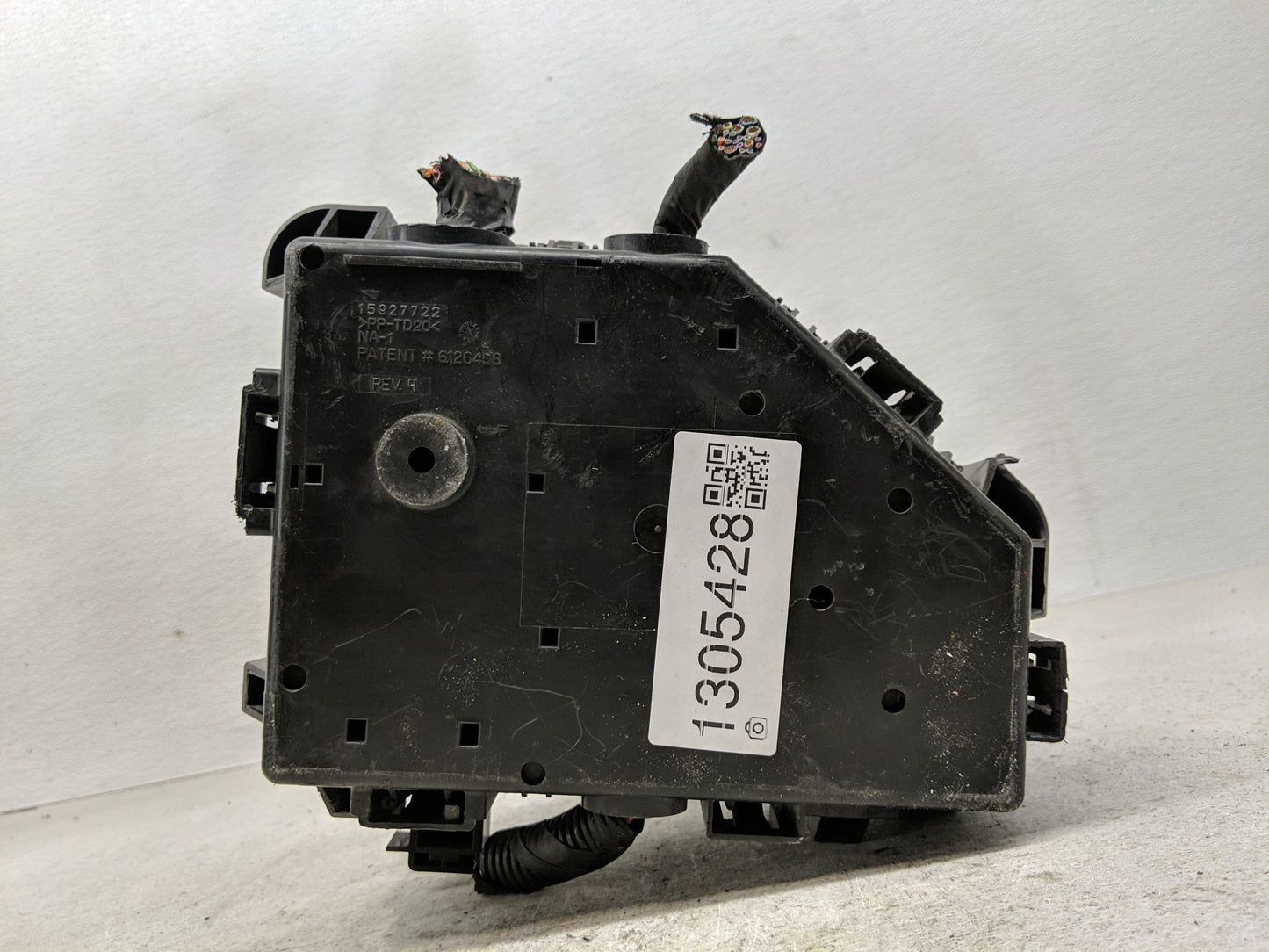 2012 Buick Enclave Fusebox Fuse Box Panel Relay Module P/N:15927722 20972852 Fits OEM Used Auto Parts - Oemusedautoparts1.co