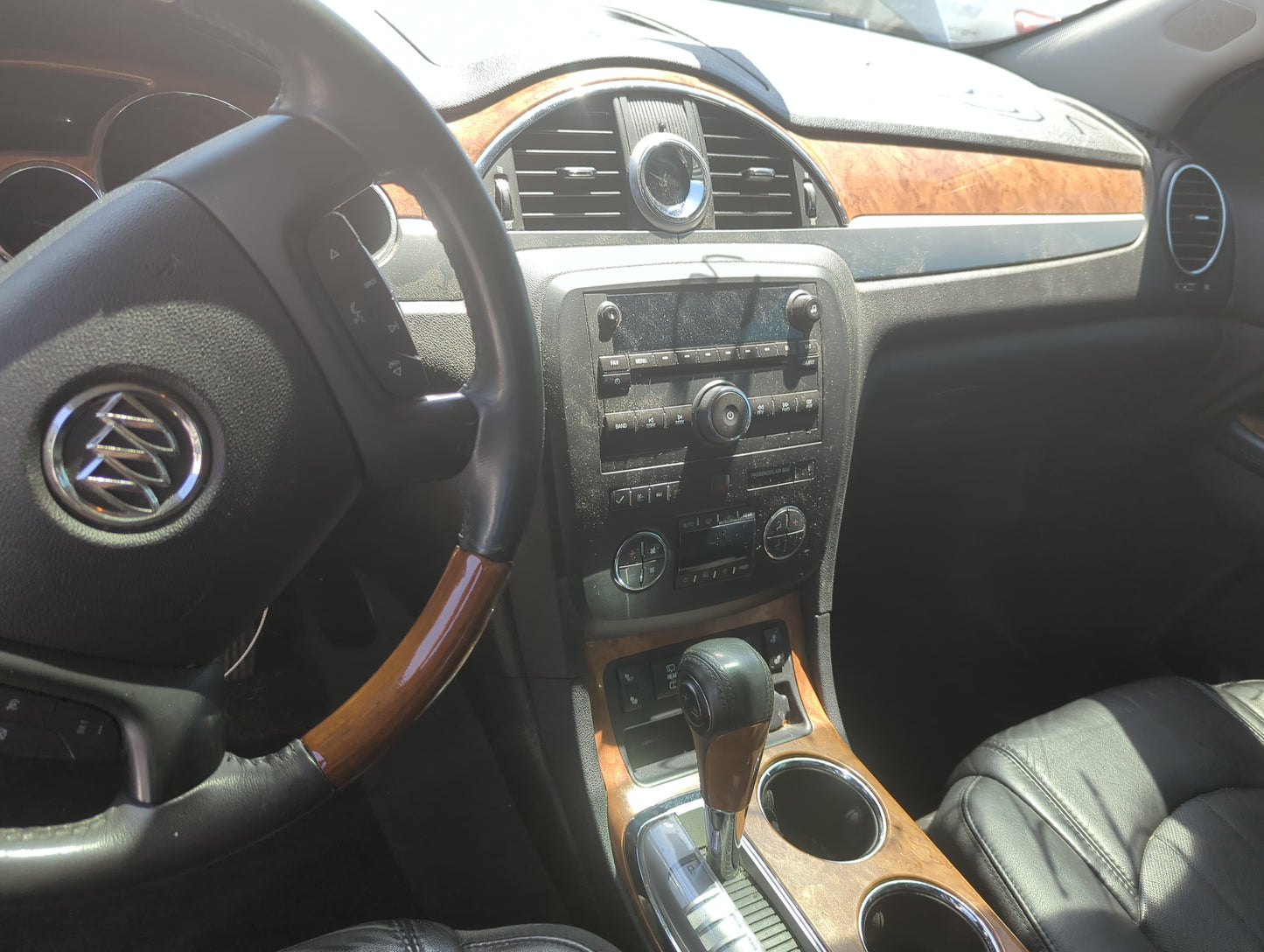 2008-2017 Buick Enclave Radio AM FM Cd Player Receiver Replacement Fits OEM Used Auto Parts - Oemusedautoparts1.com
