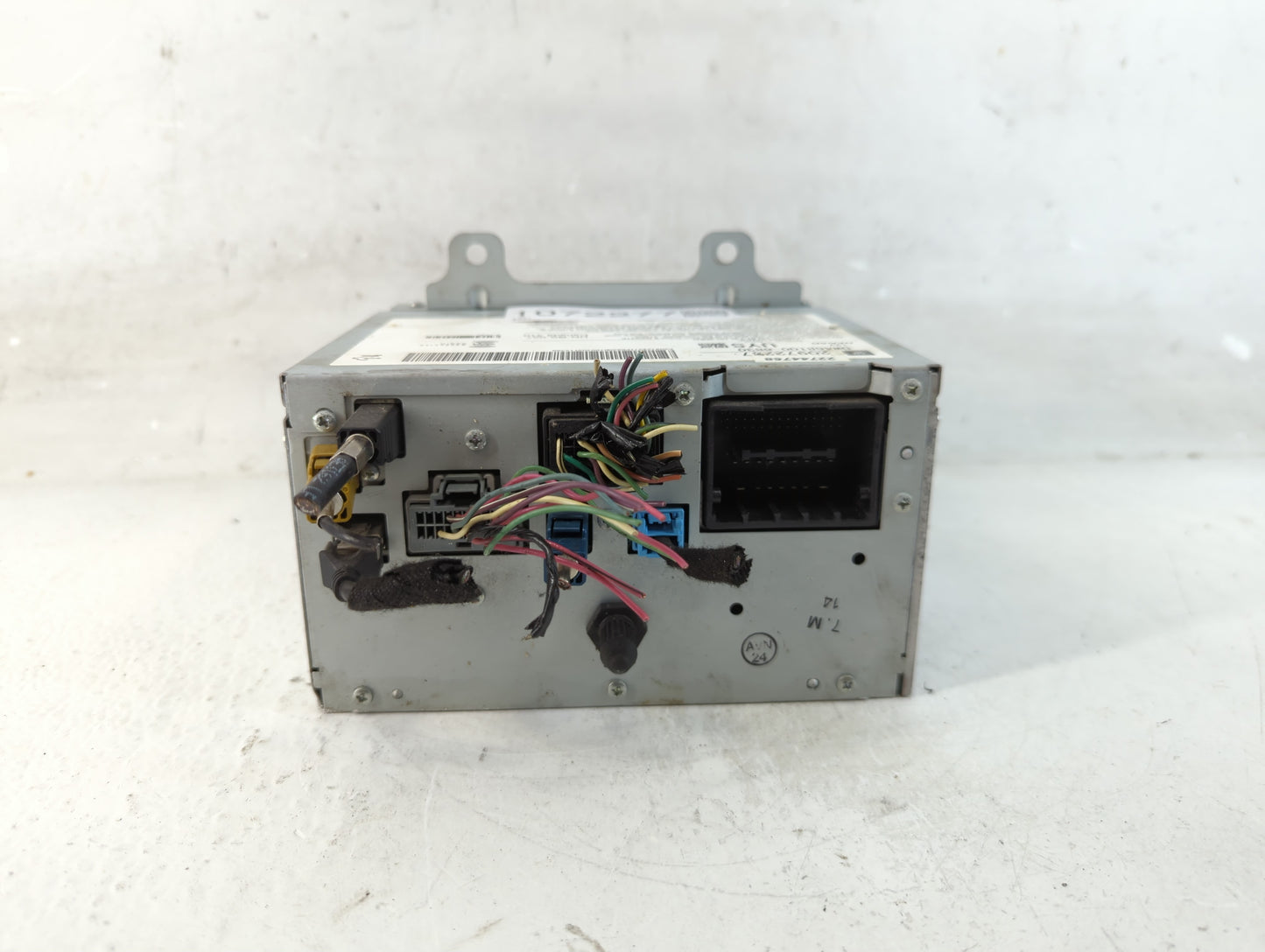 2010-2012 Buick Lacrosse Radio AM FM Cd Player Receiver Replacement P/N:20972237 Fits Fits 2010 2011 2012 OEM Used Auto Part