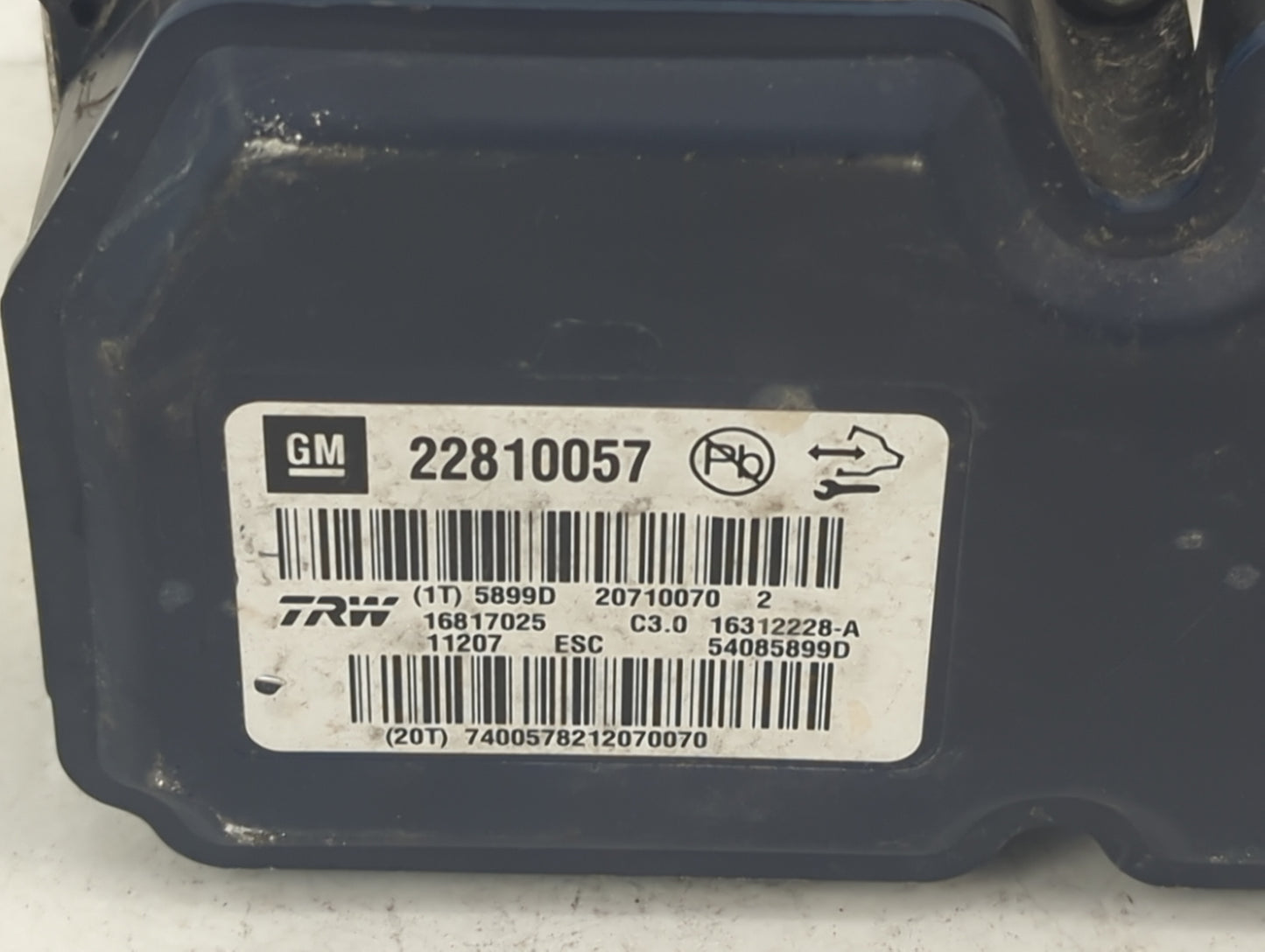 2012-2015 Buick Lacrosse Throttle Body P/N:22810057 Fits Fits 2012 2013 2014 2015 OEM Used Auto Parts - Oemusedautoparts1.co