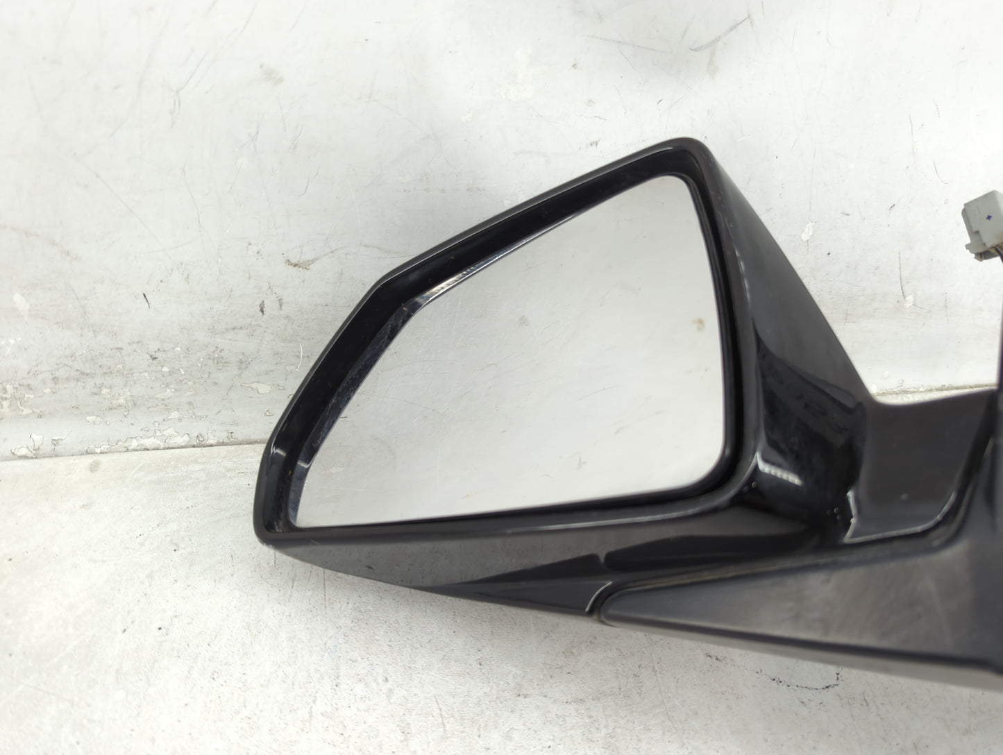 2008-2014 Cadillac Cts Driver Side View Mirror - Left Door Mirror OEM Used - Oemusedautoparts1.com
