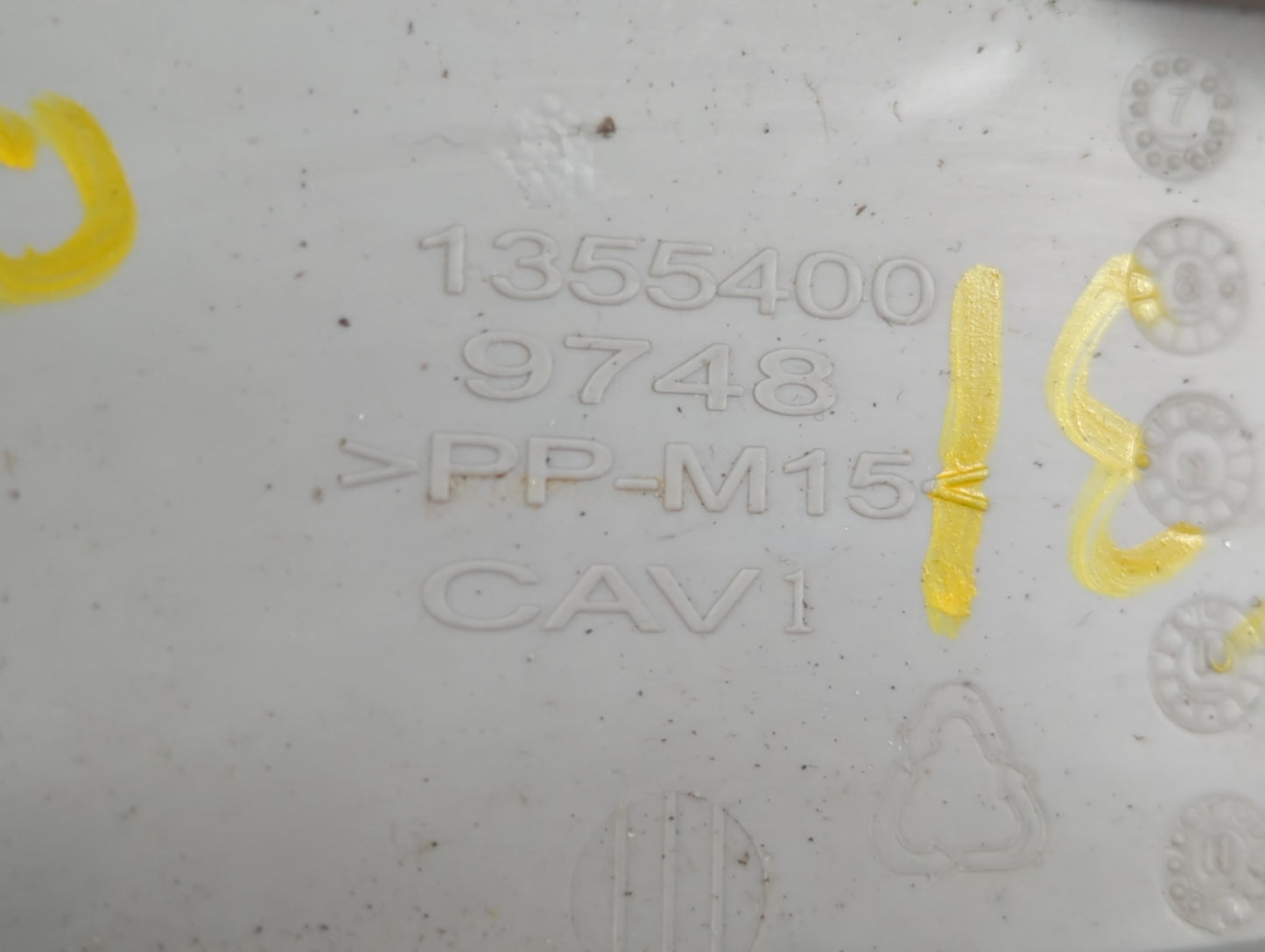 2012 Cadillac Cts Overhead Roof Console - Oemusedautoparts1.com