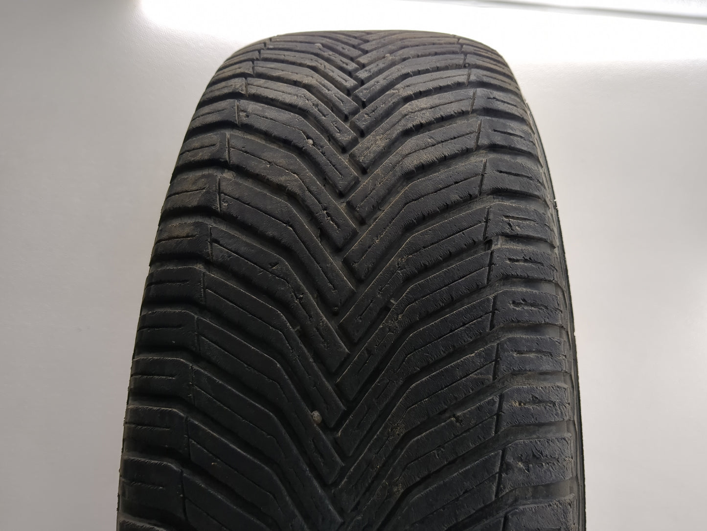 Used Tire 235/65R18 MICHELIN CROSSCLIMATE 2 106H - Tread Depth 6.5/32 - Oemusedautoparts1.com