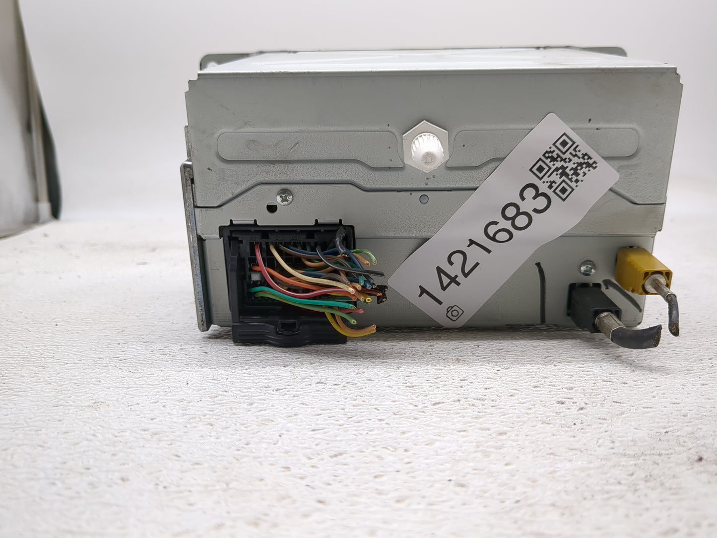 2010-2012 Cadillac Srx Radio AM FM Cd Player Receiver Replacement P/N:22870782 Fits Fits 2010 2011 2012 OEM Used Auto Parts