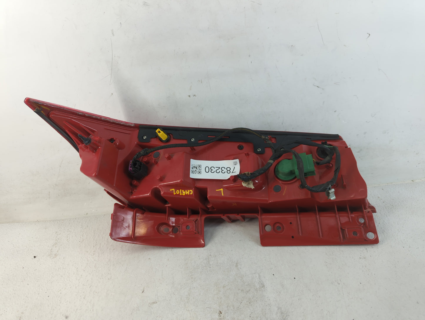 2010-2016 Cadillac Srx Tail Light Assembly Driver Left OEM Fits Fits 2010 2011 2012 2013 2014 2015 2016 OEM Used Auto Parts