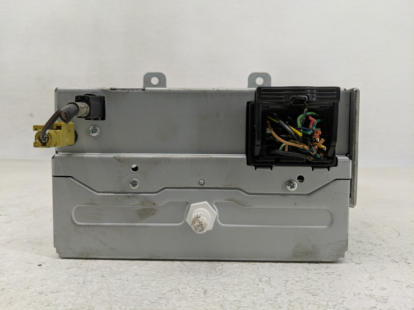 2010-2012 Chevrolet Camaro Radio AM FM Cd Player Receiver Replacement P/N:22815634 Fits Fits 2010 2011 2012 OEM Used Auto Pa