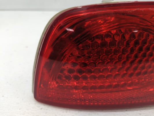 2010-2012 Chevrolet Camaro Tail Light Assembly Passenger Right OEM P/N:92195242 320370, 320366 Fits Fits 2010 2011 2012 OEM Used Auto Parts