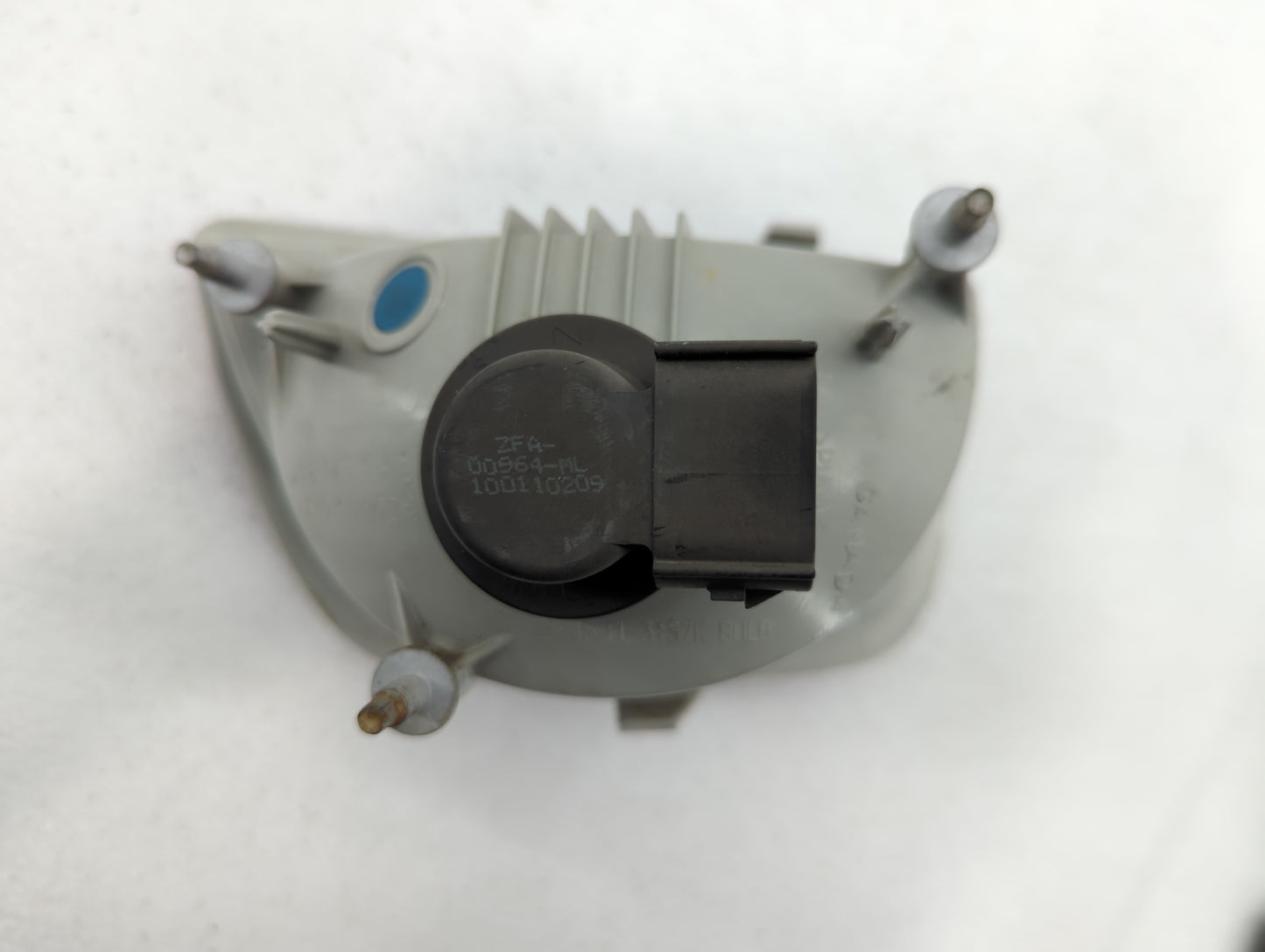 2010-2012 Chevrolet Camaro Tail Light Assembly Passenger Right OEM P/N:92195242 320370, 320366 Fits Fits 2010 2011 2012 OEM