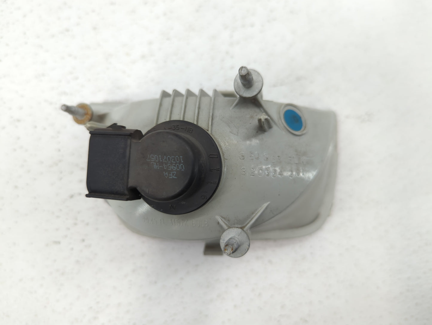 2010-2013 Chevrolet Camaro Tail Light Assembly Passenger Right OEM P/N:320368 320364, PC50040 Fits Fits 2010 2011 2012 2013