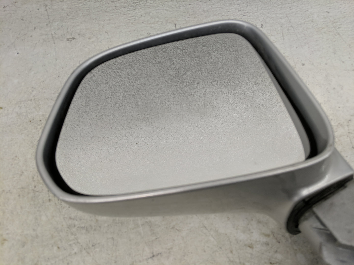 2012-2013 Chevrolet Captiva Driver Side View Mirror - Left Door Mirror OEM Used - Oemusedautoparts1.com