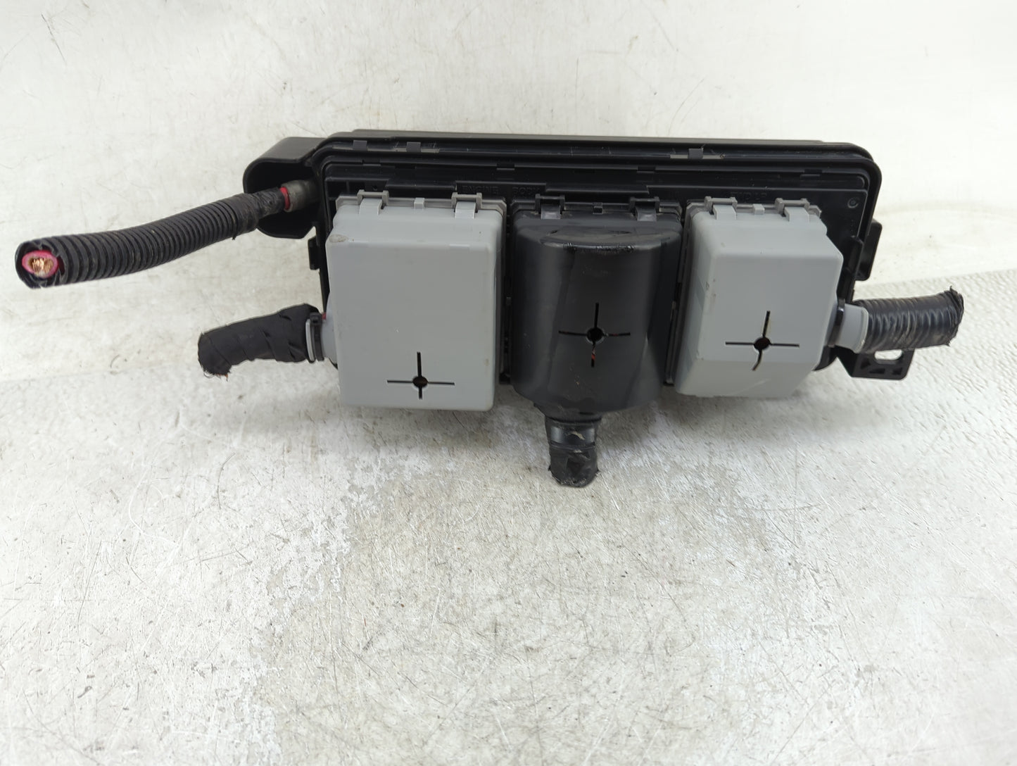 2012-2015 Chevrolet Captiva Sport Fusebox Fuse Box Panel Relay Module P/N:22799541 Fits Fits 2012 2013 2014 2015 OEM Used Au