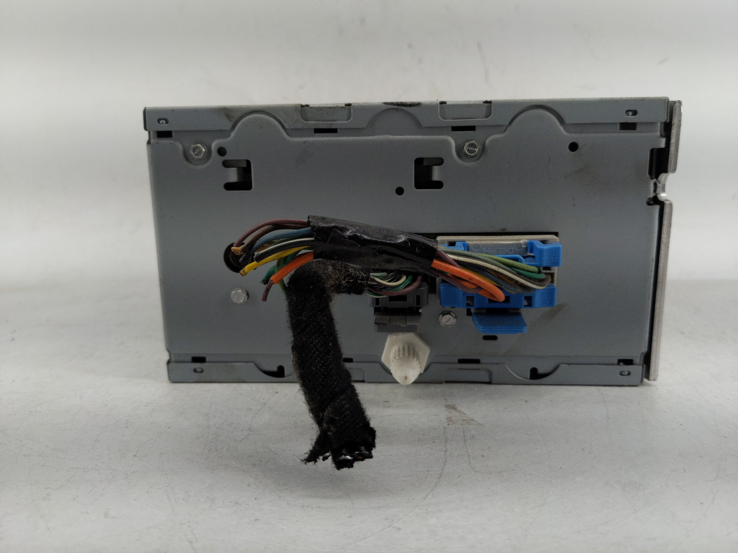 2005-2012 Chevrolet Colorado Radio AM FM Cd Player Receiver Replacement P/N:25998449 Fits OEM Used Auto Parts - Oemusedautop