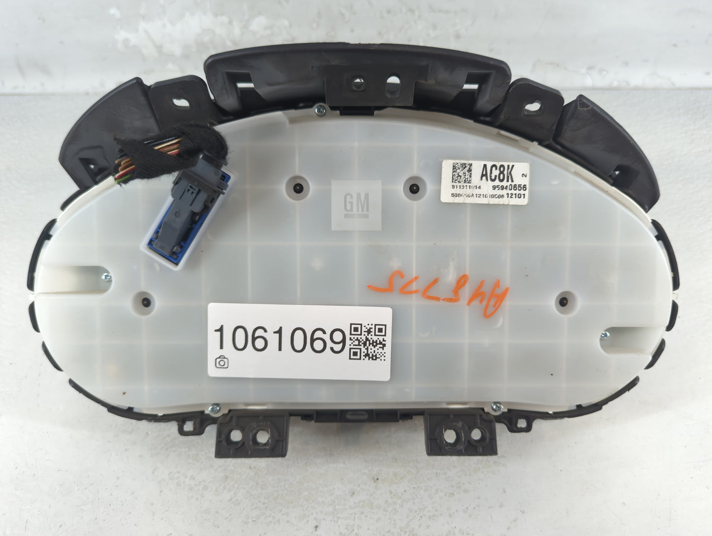 2012 Chevrolet Cruze Instrument Cluster Speedometer Gauges P/N:809773364 95216802 Fits OEM Used Auto Parts - Oemusedautopart