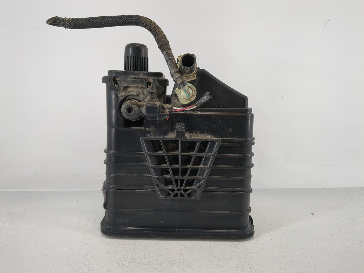 2012 Chevrolet Cruze Fuel Vapor Charcoal Canister 1159842 - Oemusedautoparts1.com