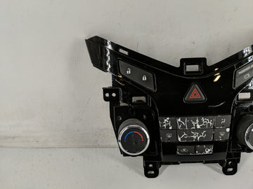 2012-2016 Chevrolet Cruze Climate Control Module Temperature AC/Heater Replacement P/N:95017054 Fits Fits 2012 2013 2014 2015 2016 OEM Used Auto Parts