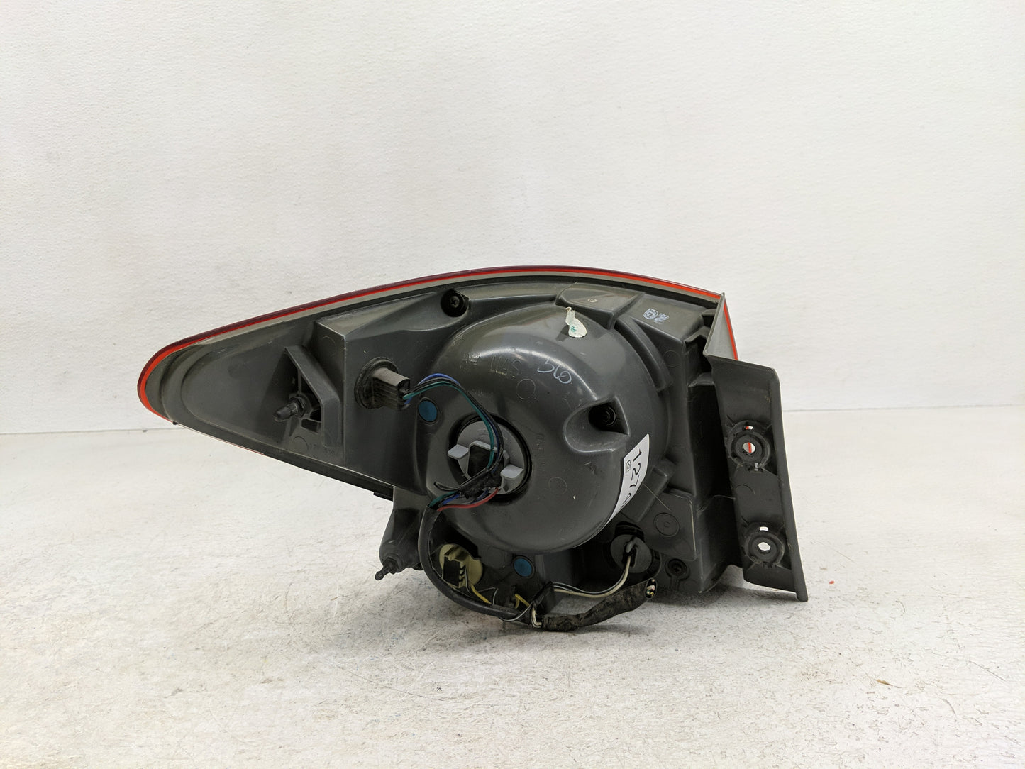 2011-2016 Chevrolet Cruze Tail Light Assembly Passenger Right OEM Fits Fits 2011 2012 2013 2014 2015 2016 OEM Used Auto Part