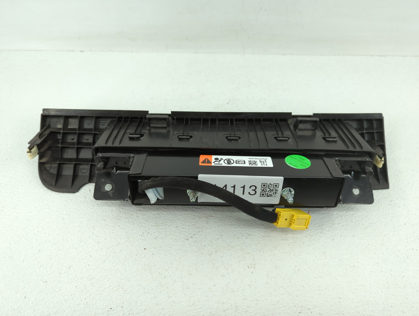 2011-2012 Chevrolet Cruze Air Bag Passenger Right Knee OEM P/N:95483077 Fits Fits 2011 2012 OEM Used Auto Parts - Oemusedaut