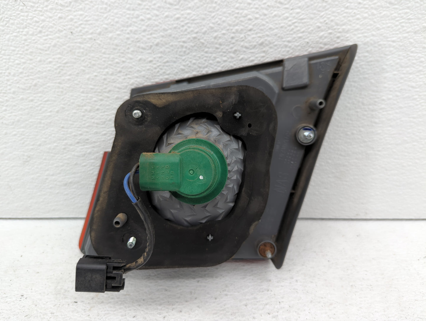 2011-2016 Chevrolet Cruze Tail Light Assembly Driver Left OEM P/N:3057KLCP Fits Fits 2011 2012 2013 2014 2015 2016 OEM Used