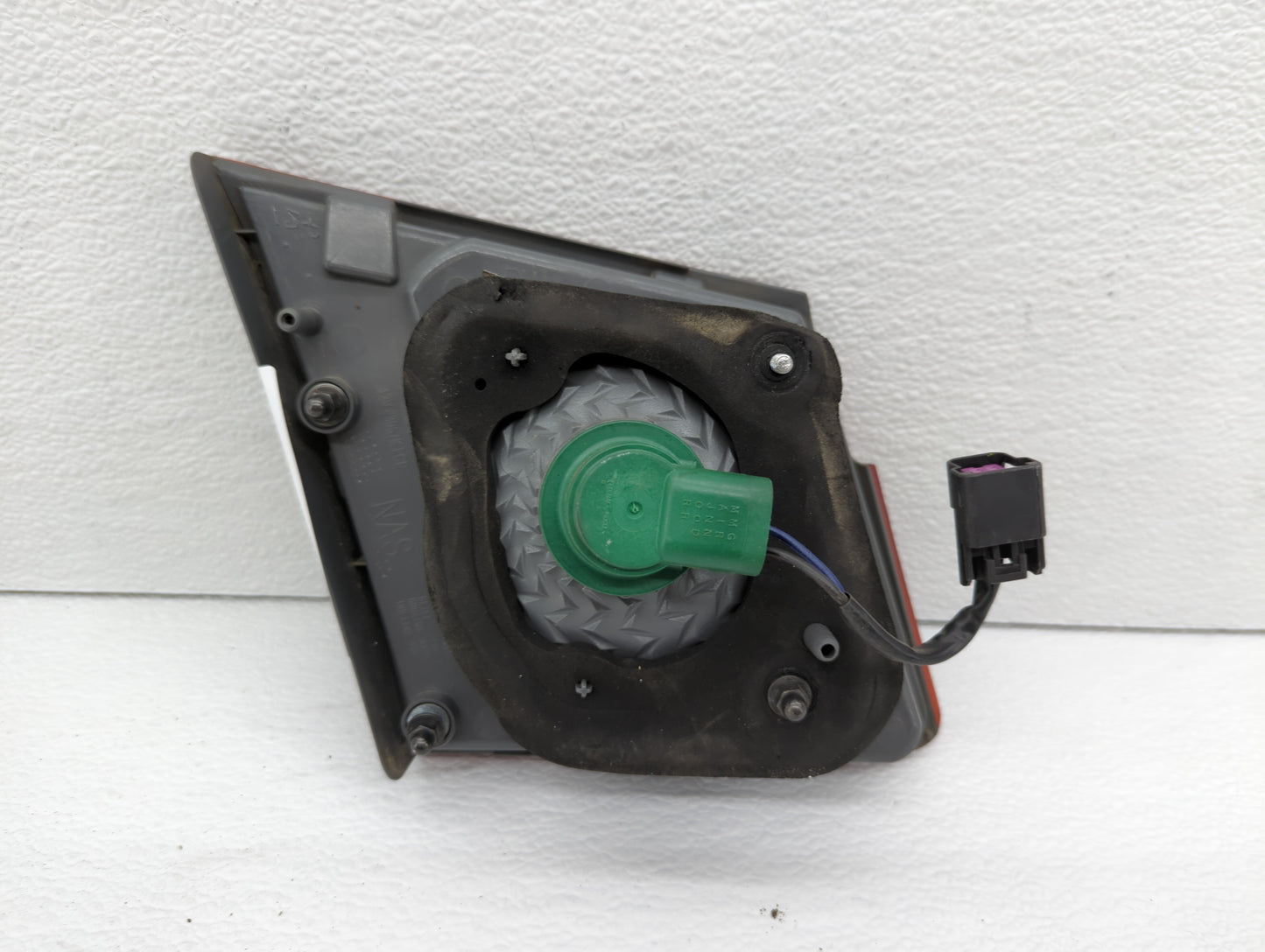 2011-2016 Chevrolet Cruze Tail Light Assembly Passenger Right OEM Fits Fits 2011 2012 2013 2014 2015 2016 OEM Used Auto Part