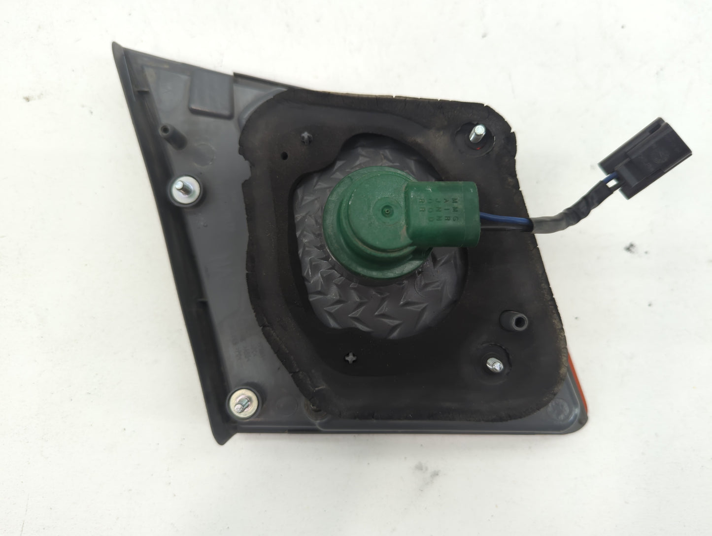 2011-2016 Chevrolet Cruze Tail Light Assembly Passenger Right OEM P/N:2T 11 1P GM Fits Fits 2011 2012 2013 2014 2015 2016 OE