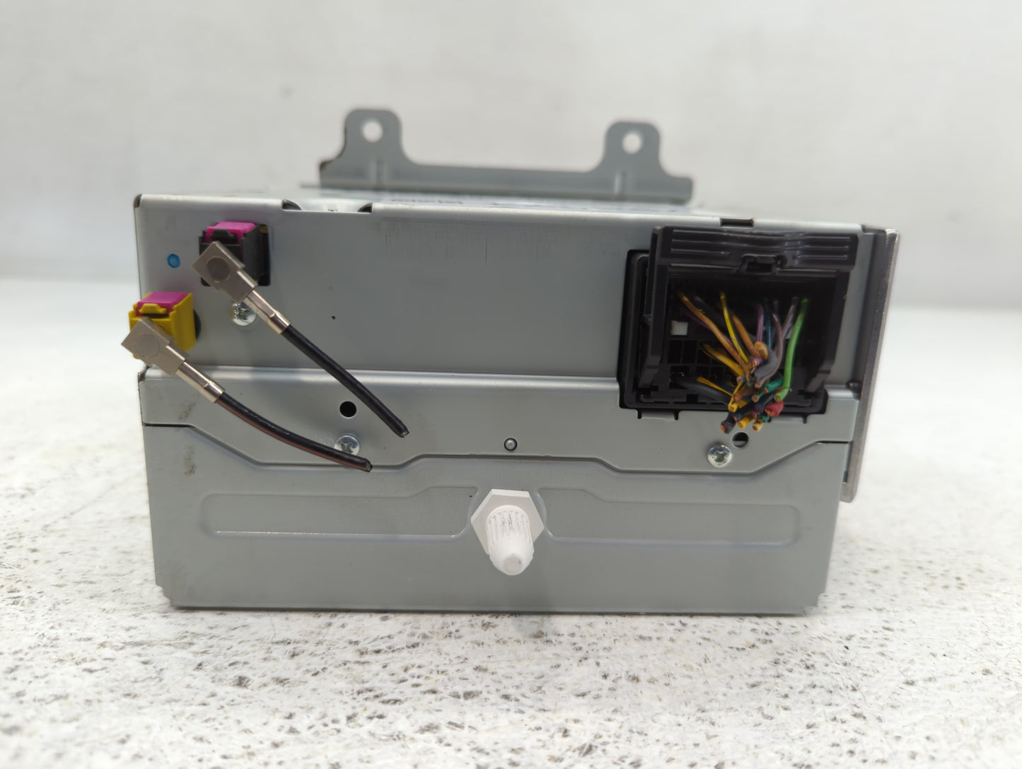 2012-2012 Chevrolet Cruze Am Fm Cd Player Radio Receiver - Oemusedautoparts1.com