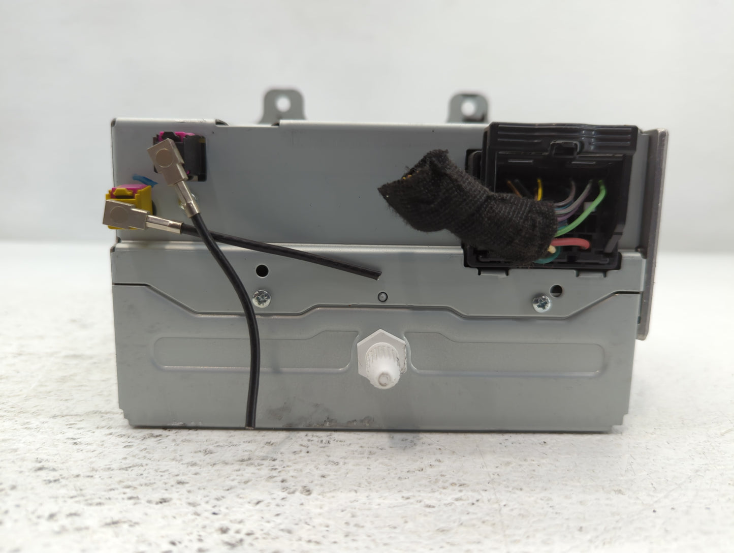 2011-2012 Chevrolet Cruze Radio AM FM Cd Player Receiver Replacement P/N:22870782 Fits Fits 2010 2011 2012 OEM Used Auto Par