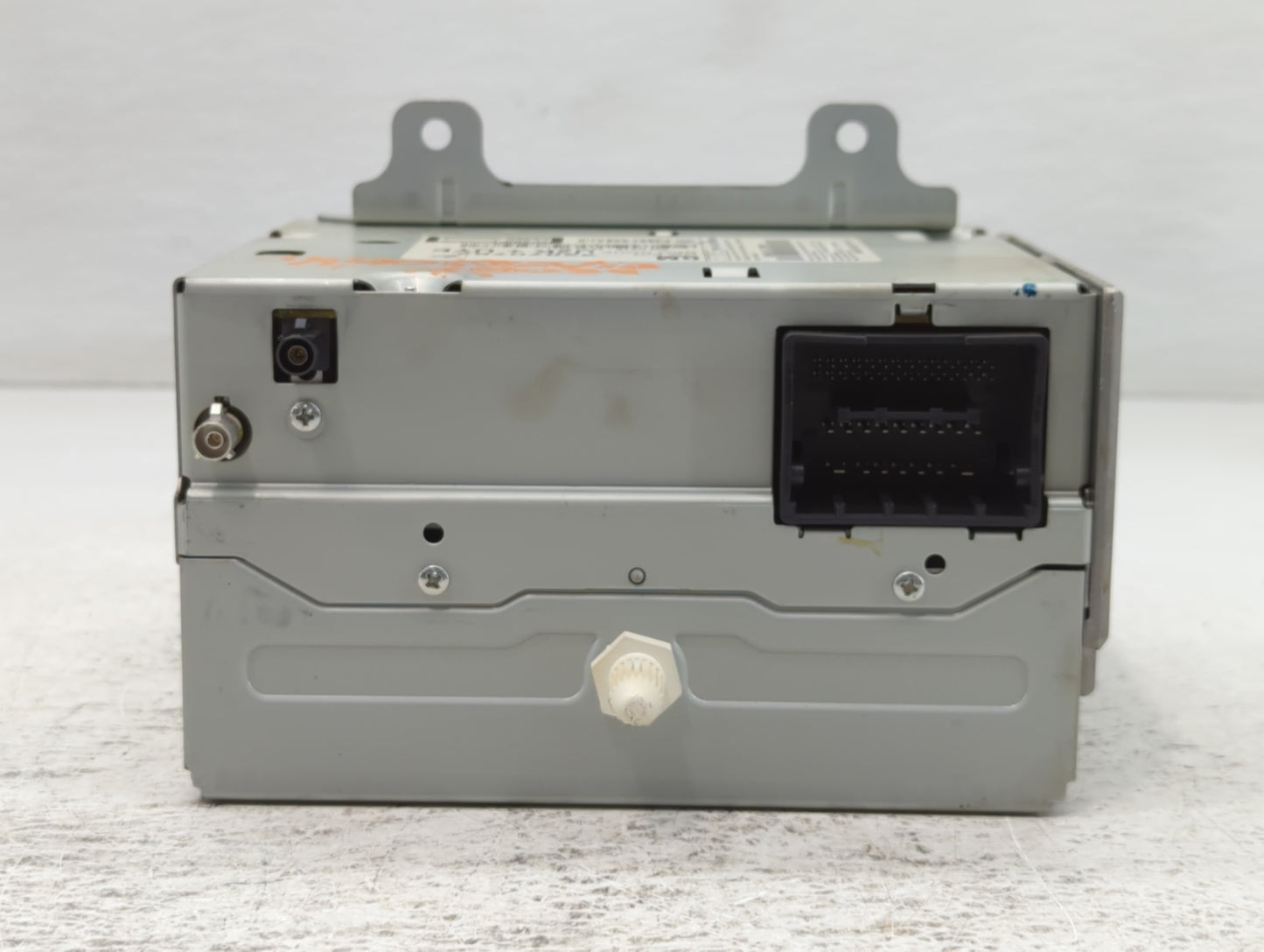 2011-2012 Chevrolet Cruze Am Fm Cd Player Radio Receiver - Oemusedautoparts1.com