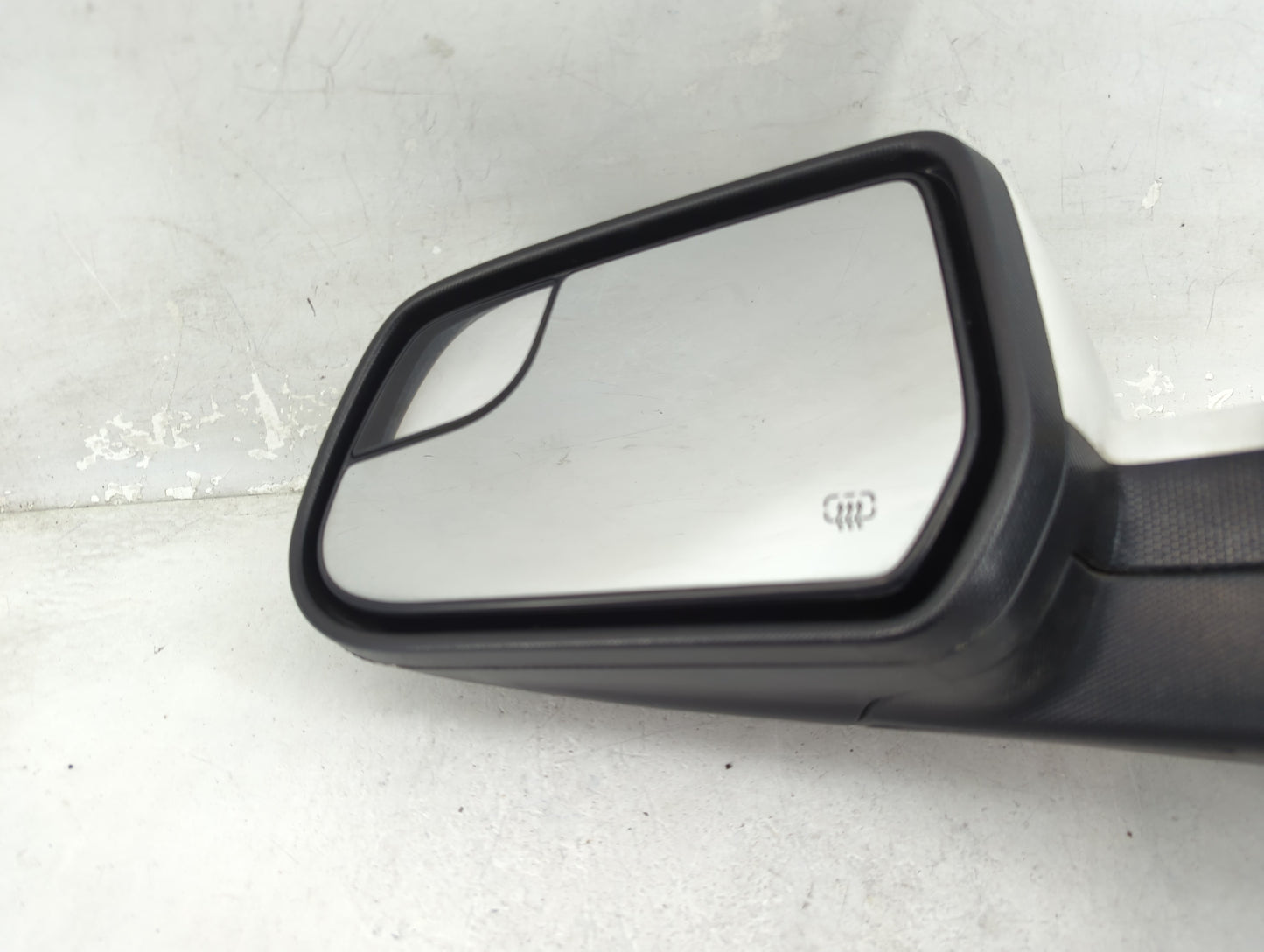 2011-2014 Chevrolet Equinox Driver Side View Mirror - Left Door Mirror OEM Used - Oemusedautoparts1.com