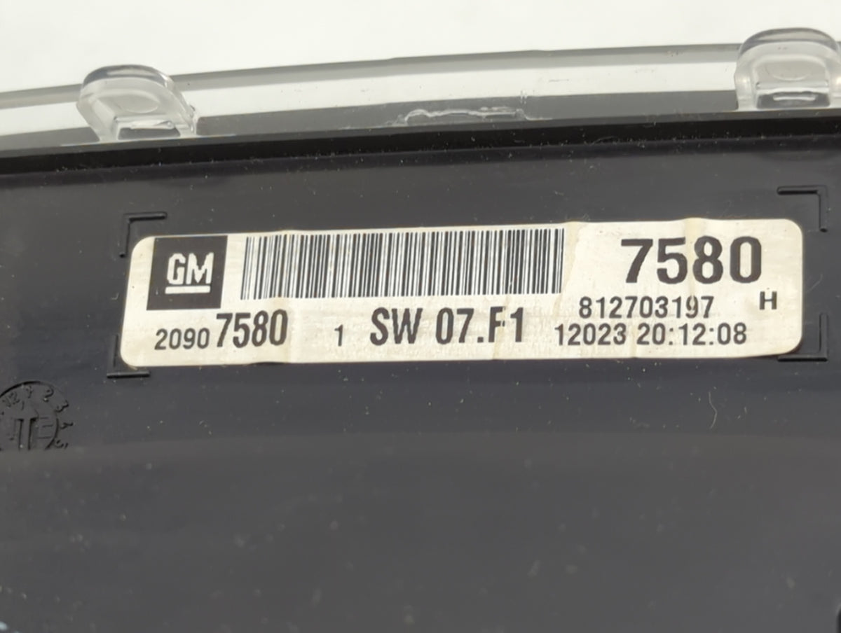 2012 Chevrolet Equinox Instrument Cluster Speedometer Gauges P/N:20907580 Miles:140K Fits OEM Used Auto Parts - Oemusedautop
