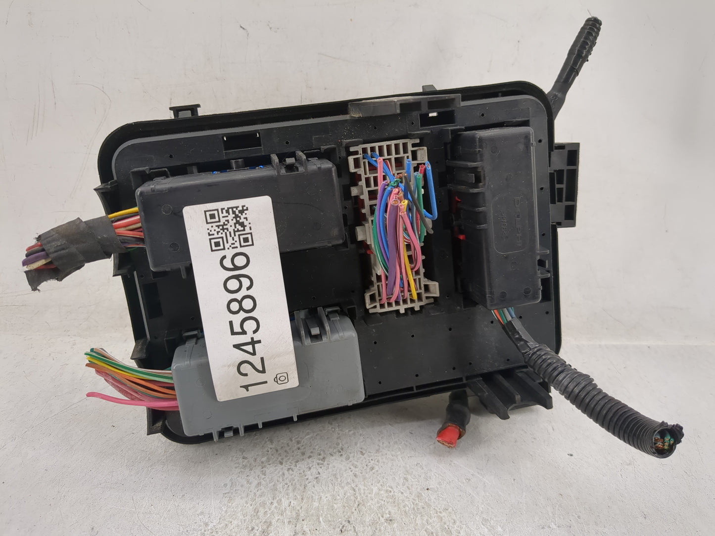 2012 Chevrolet Equinox Fusebox Fuse Box Panel Relay Module P/N:22796250 Fits OEM Used Auto Parts - Oemusedautoparts1.com