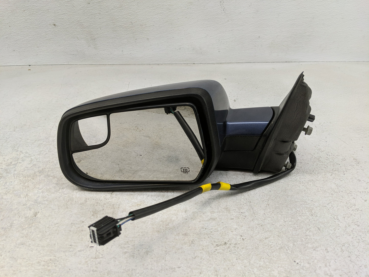 2011-2014 Chevrolet Equinox Side Mirror Replacement Driver Left View Door Mirror P/N:22818308 22818280 Fits OEM Used Auto Pa