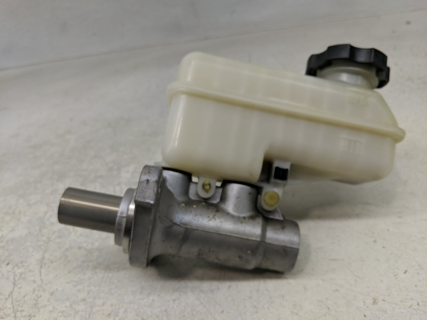 2011-2017 Chevrolet Equinox Brake Master Cylinder - Oemusedautoparts1.com