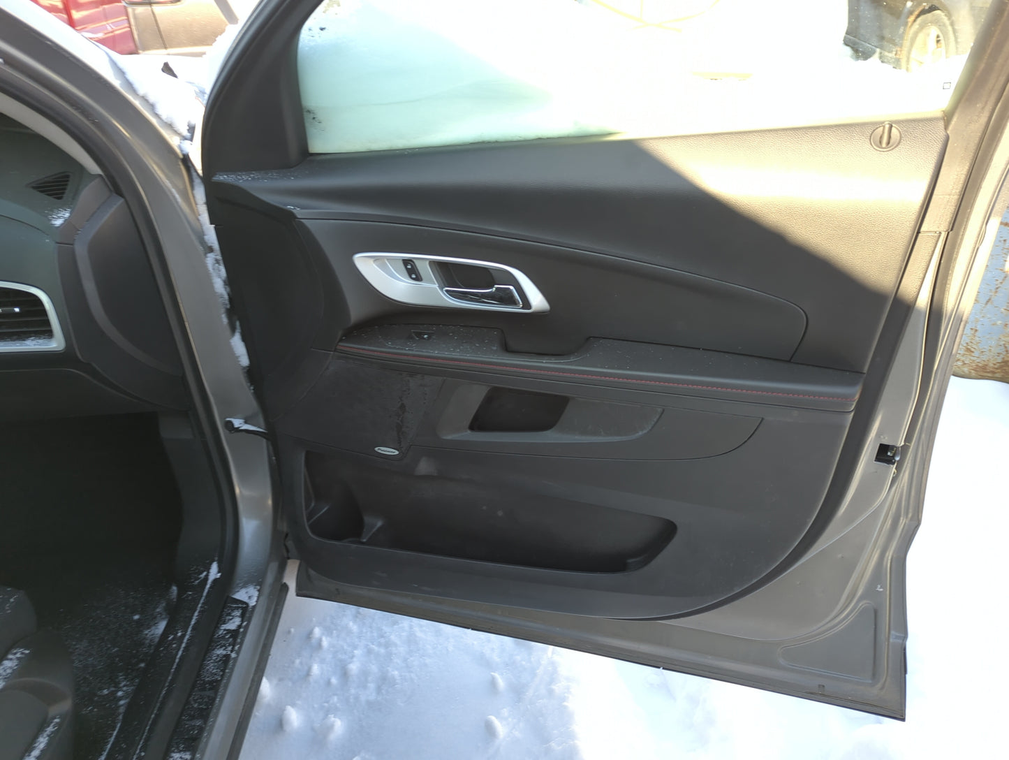 2012 Chevrolet Equinox Front Right Passenger Interior Door Panel Trim - Oemusedautoparts1.com