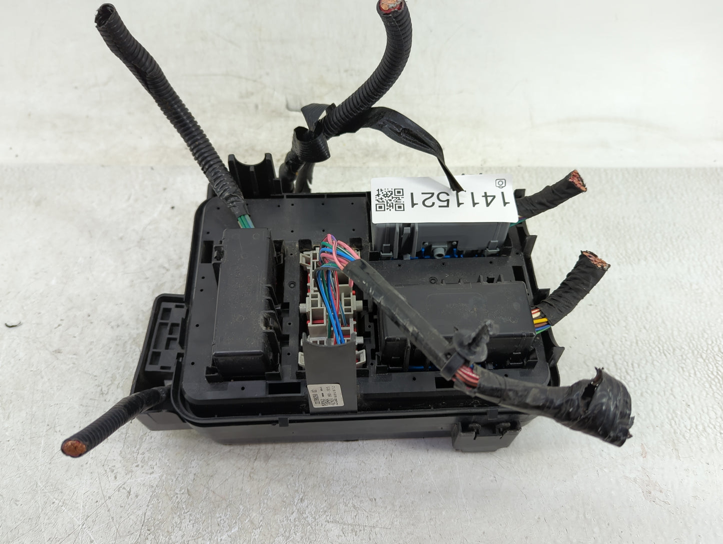 2012 Chevrolet Equinox Fusebox Fuse Box Panel Relay Module P/N:22796250-02 Fits OEM Used Auto Parts - Oemusedautoparts1.com