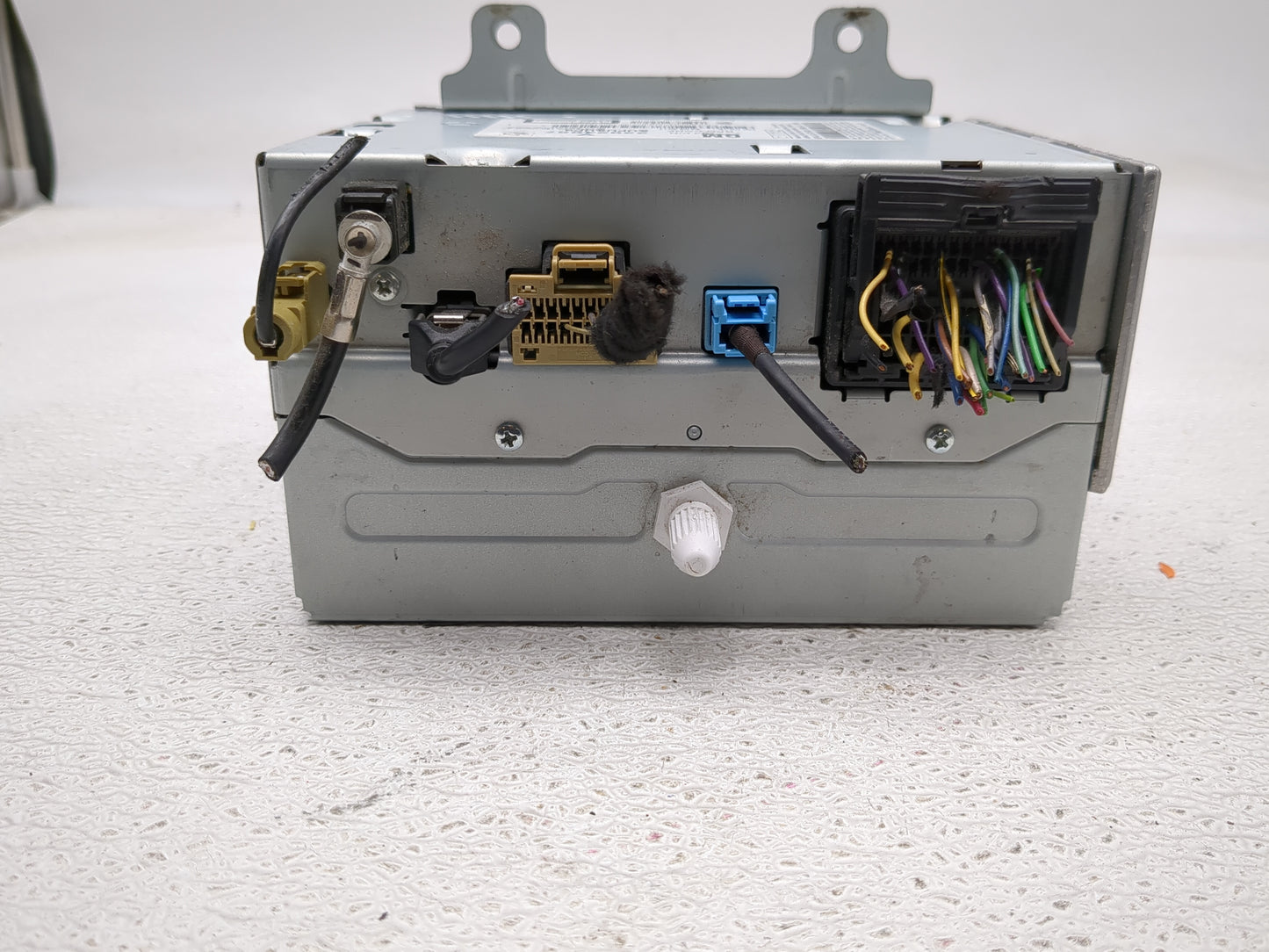 2012 Chevrolet Equinox Radio AM FM Cd Player Receiver Replacement P/N:22924957 Fits OEM Used Auto Parts - Oemusedautoparts1.