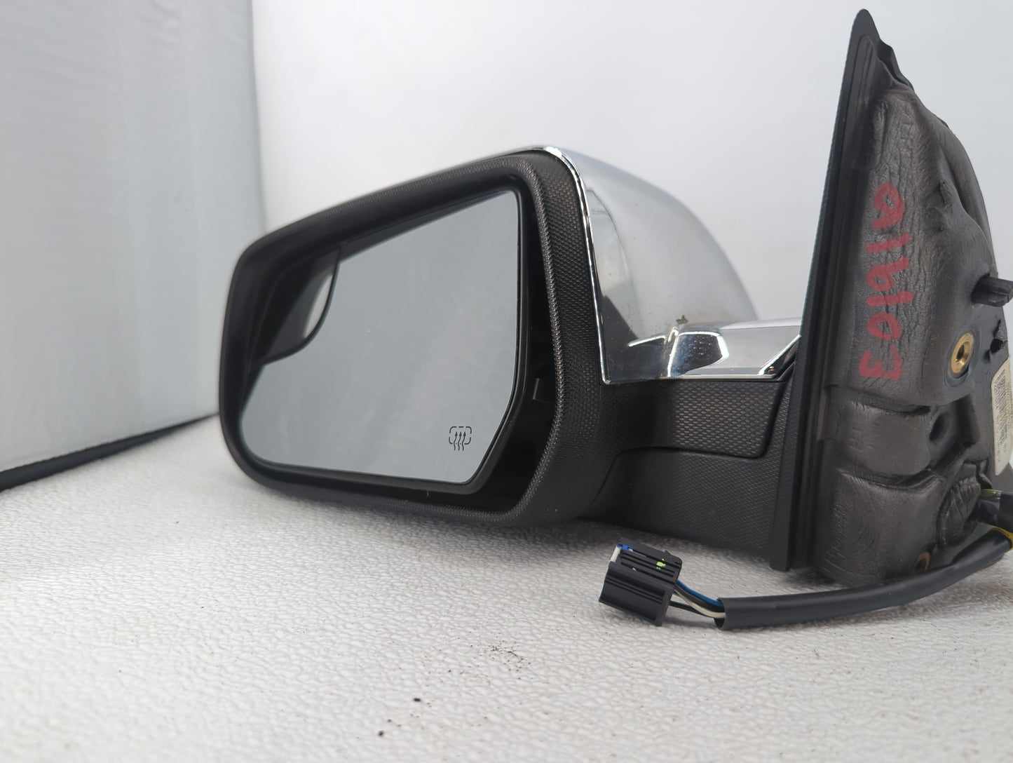2011-2013 Chevrolet Equinox Driver Side View Mirror - Left Door Mirror OEM Used - Oemusedautoparts1.com