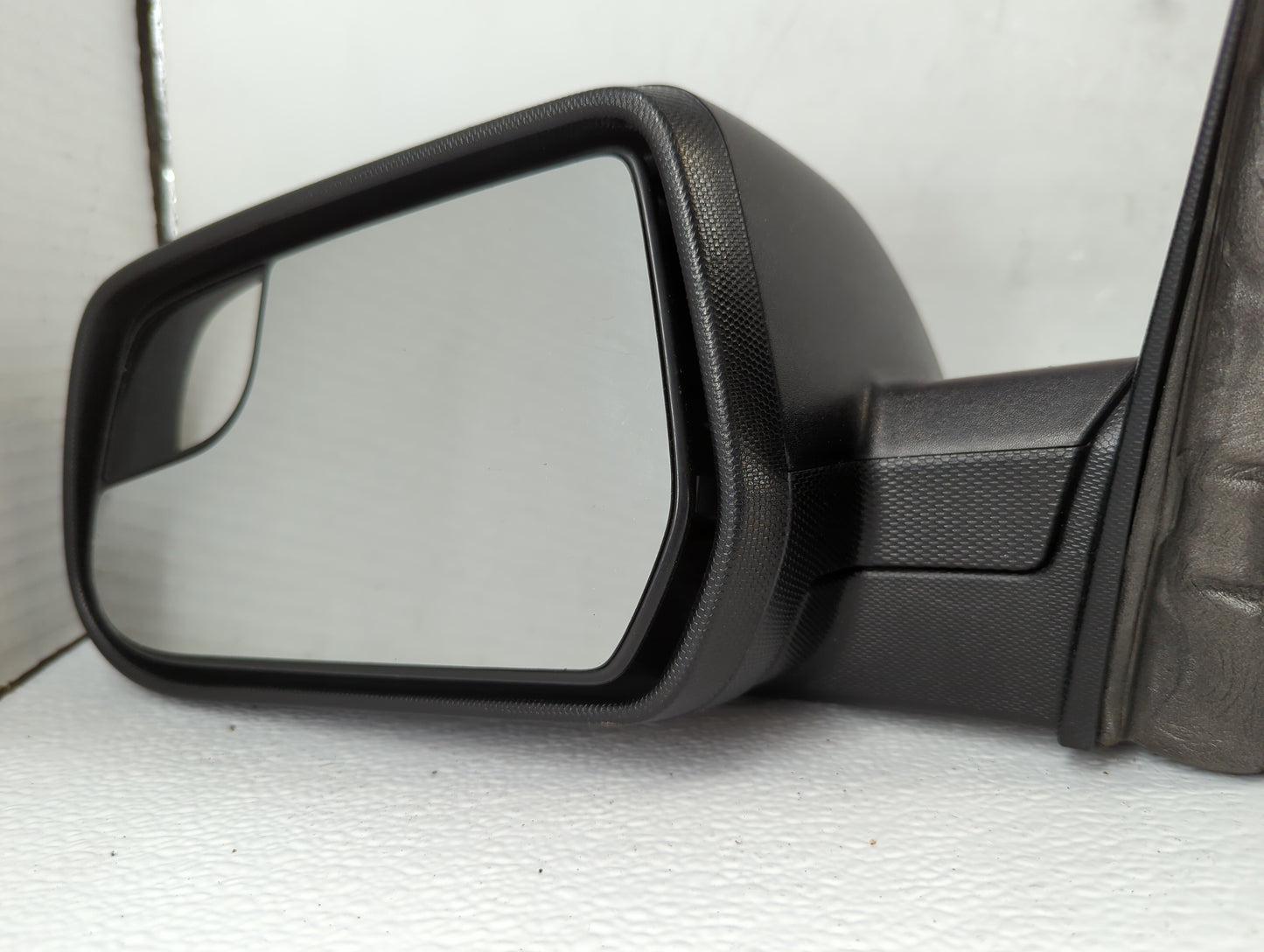 2012-2014 Chevrolet Equinox Driver Side View Mirror - Left Door Mirror OEM Used - Oemusedautoparts1.com
