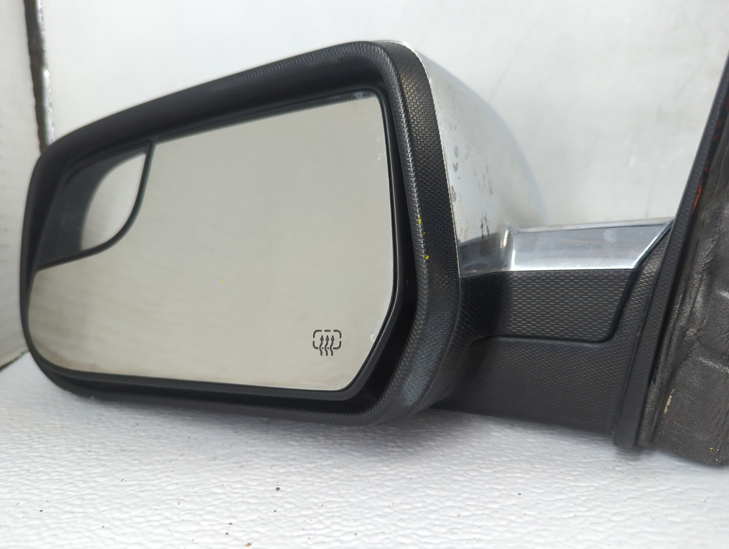 2011-2013 Chevrolet Equinox Driver Side View Mirror - Left Door Mirror OEM Used - Oemusedautoparts1.com