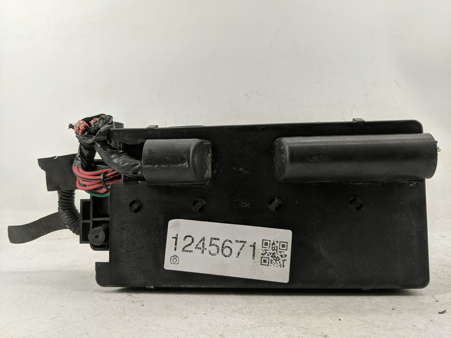 2009-2012 Chevrolet Malibu Fusebox Fuse Box Panel Relay Module Fits Fits 2009 2010 2011 2012 OEM Used Auto Parts - Oemusedau