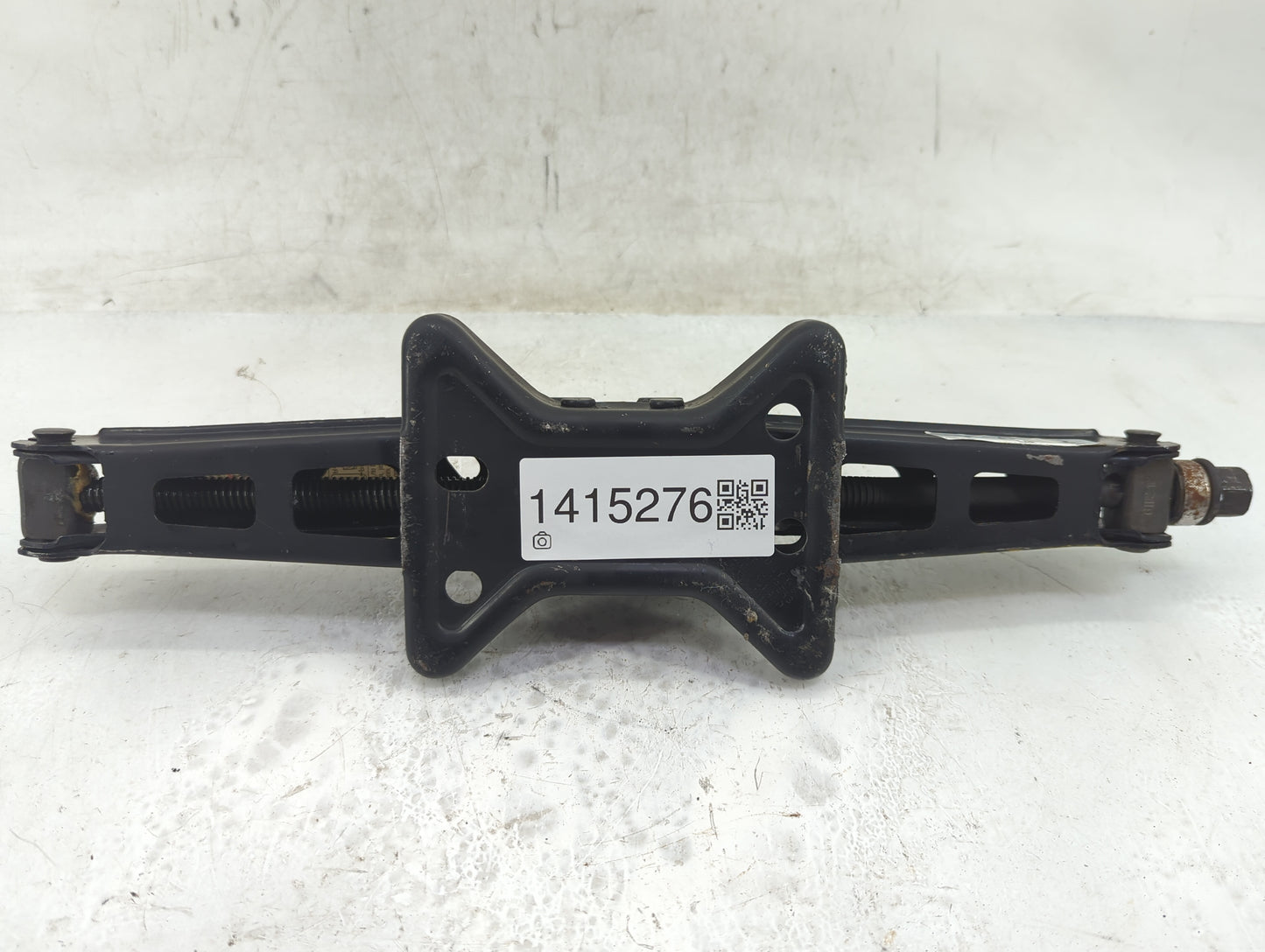 2012 Chevrolet Malibu Spare Scissor Car Jack - Oemusedautoparts1.com