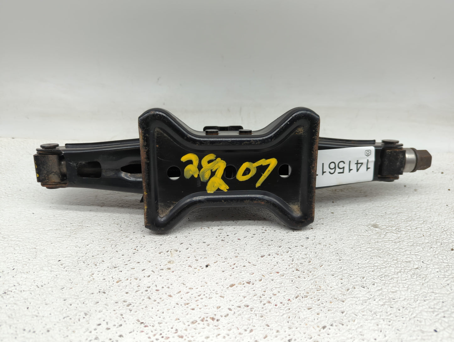 2012 Chevrolet Malibu Spare Scissor Car Jack 1415617 - Oemusedautoparts1.com