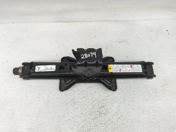 2012 Chevrolet Malibu Spare Scissor Car Jack 1415676