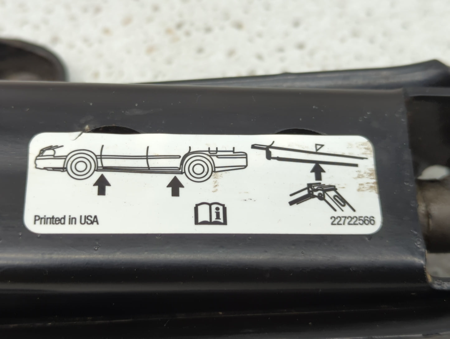 2012 Chevrolet Malibu Spare Scissor Car Jack 1415676 - Oemusedautoparts1.com