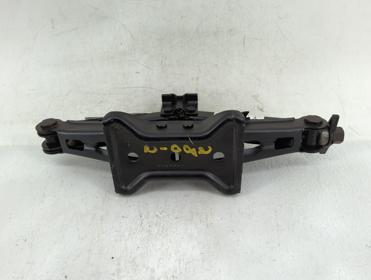 2012 Chevrolet Malibu Spare Scissor Car Jack 1415783 - Oemusedautoparts1.com