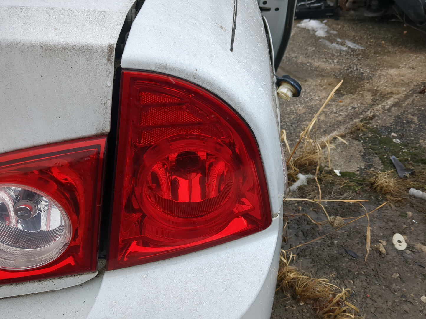 2008-2012 Chevrolet Malibu Tail Light Assembly Passenger Right OEM Fits Fits 2008 2009 2010 2011 2012 OEM Used Auto Parts -